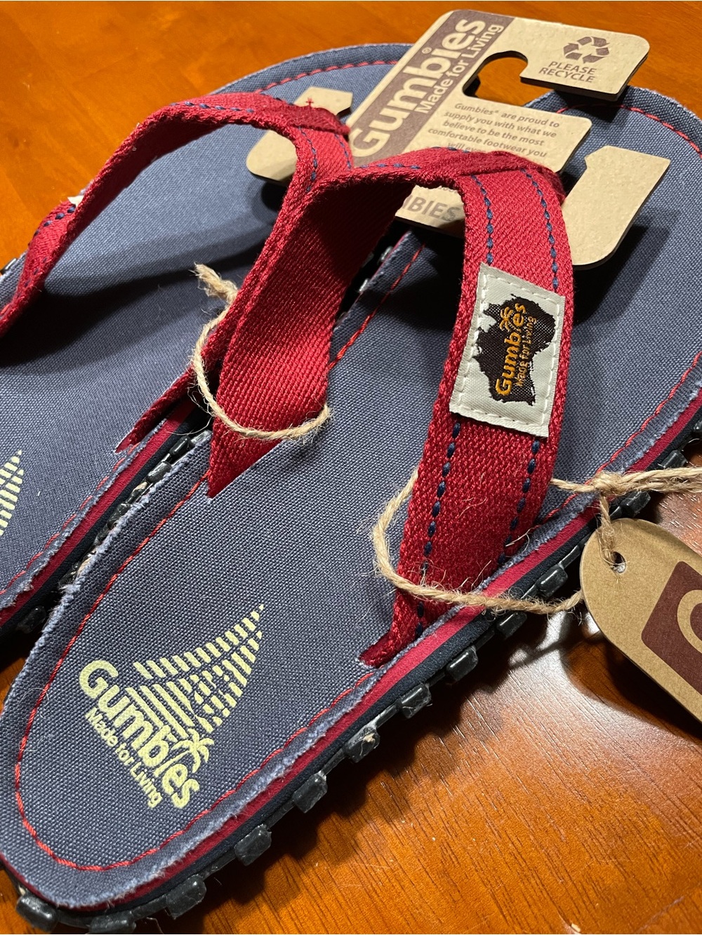 Men's Gumbies Islander Canvas Flip-Flop Sandals - Red & Navy Blue - Picture 2 of 3
